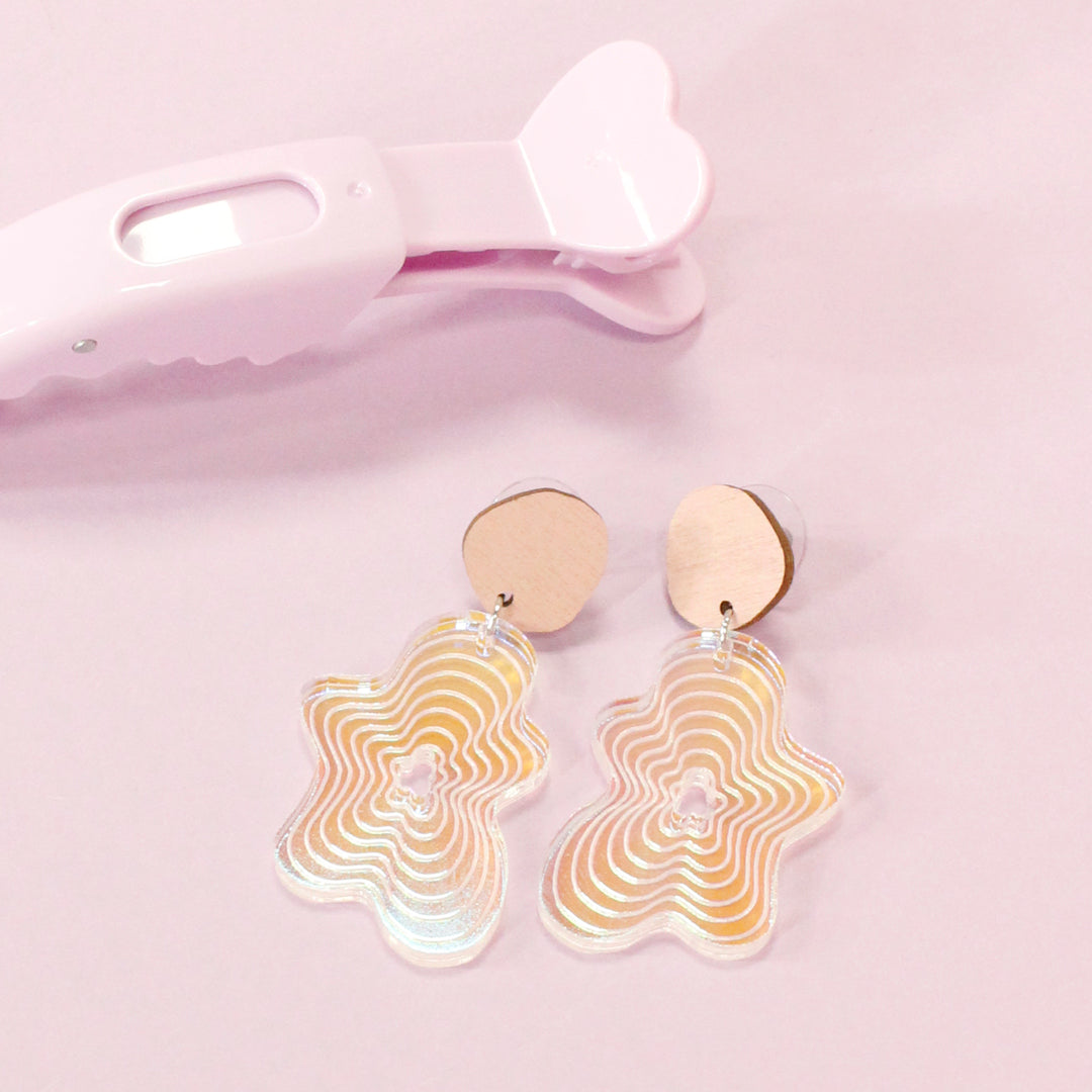 Kira - Nappikorvakorut