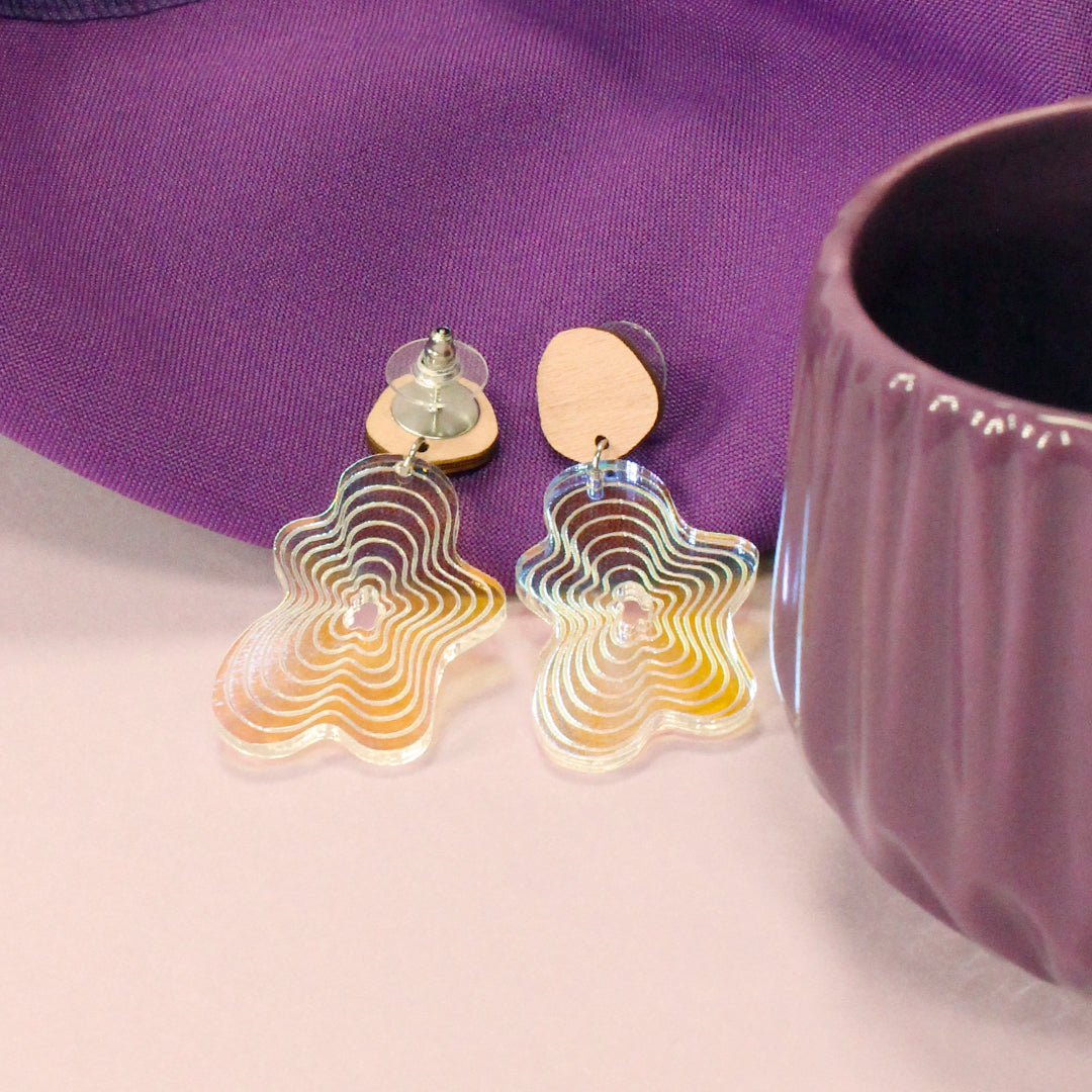 Kira - Nappikorvakorut