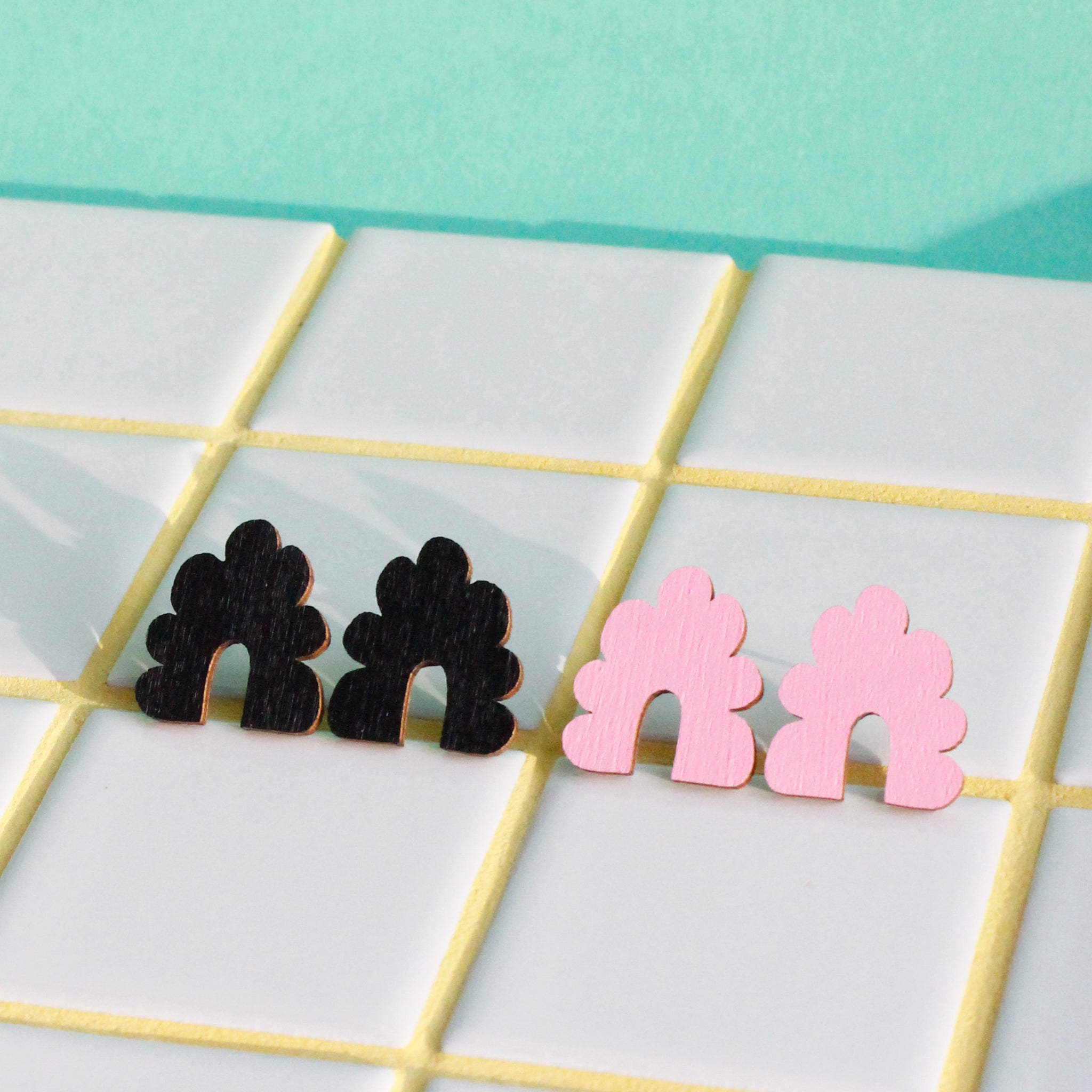 Hattara - nappikorvakorut