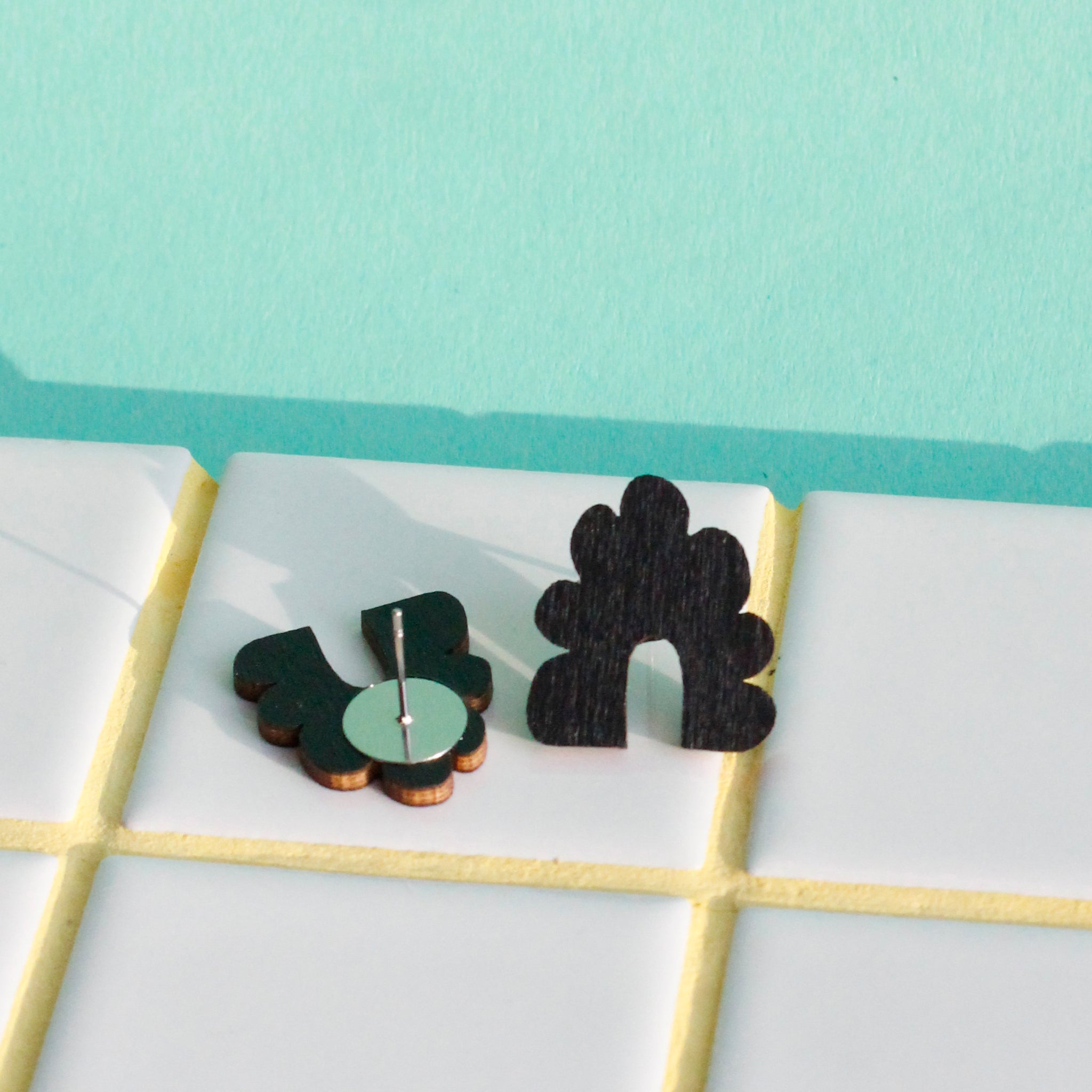 Hattara - nappikorvakorut