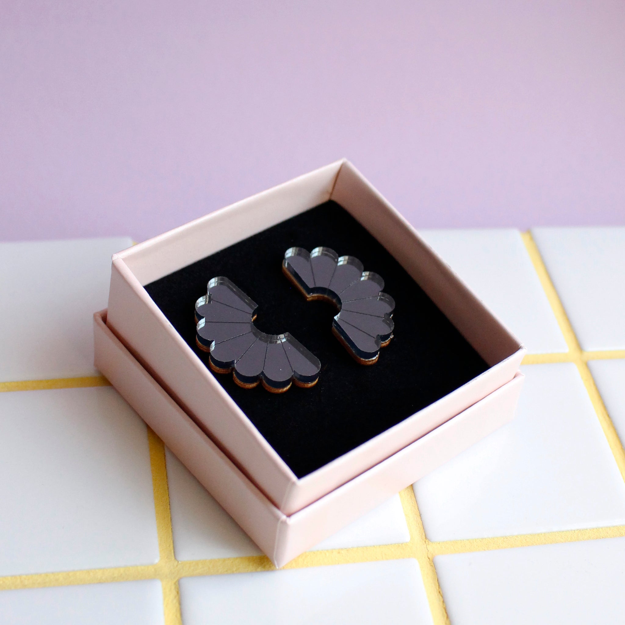 Valo - nappikorvakorut