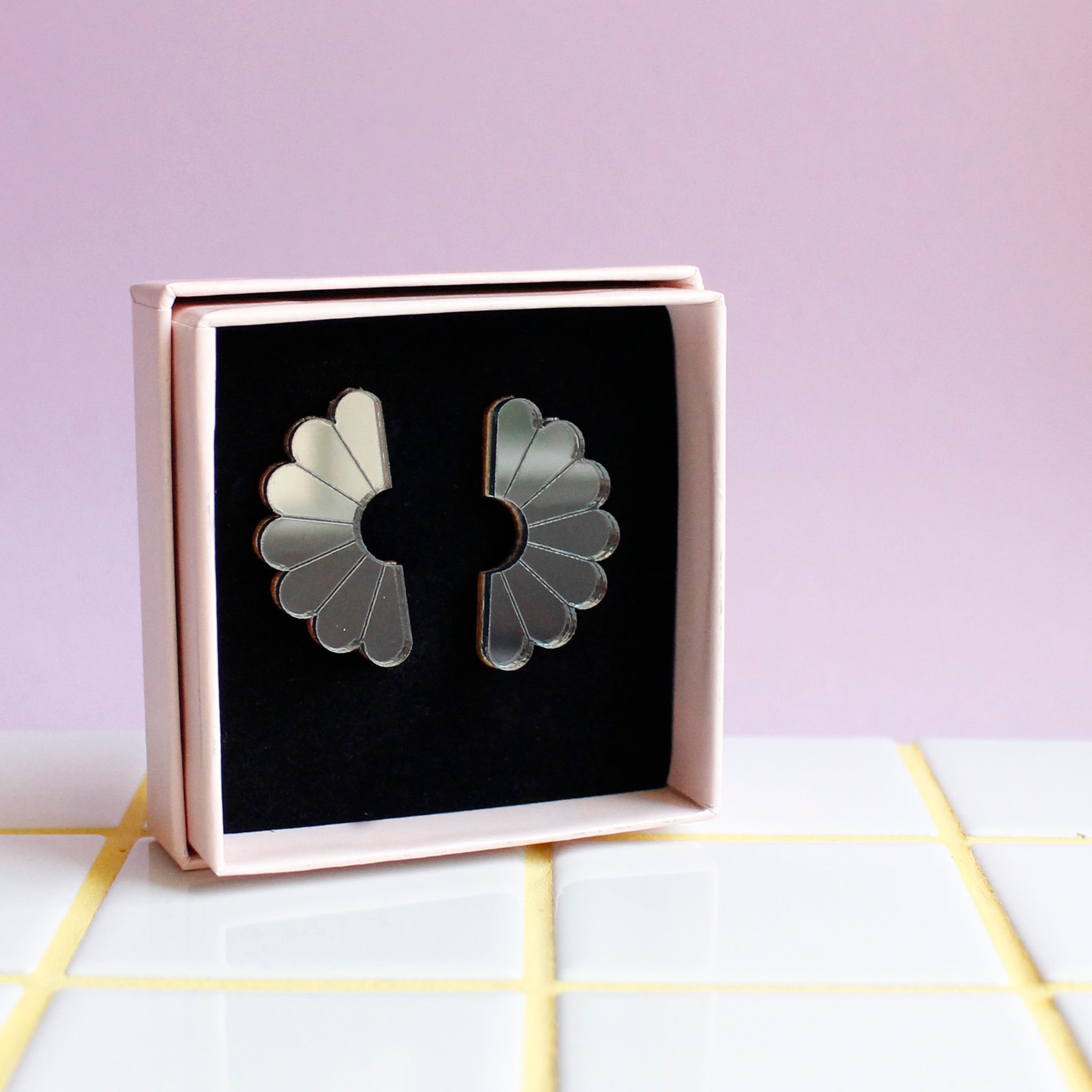 Valo - nappikorvakorut