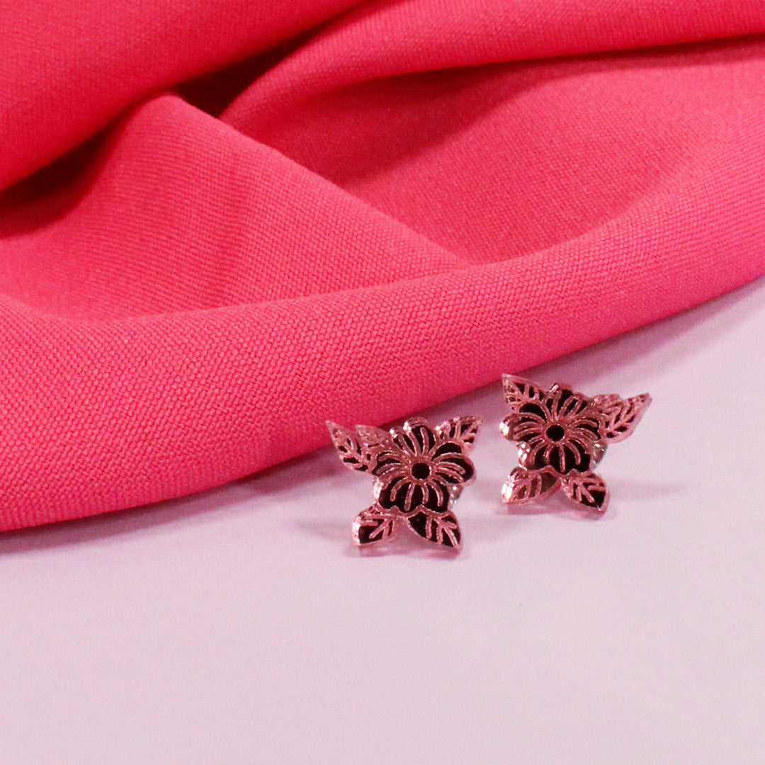 Elämänlanka nappi x Hertta Carelia Korvakorut