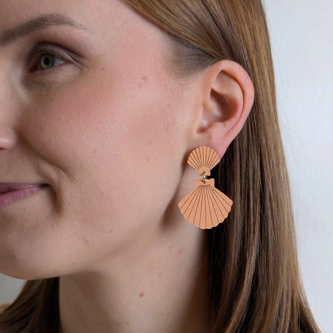 Helmeilevä - nappikorvakorut