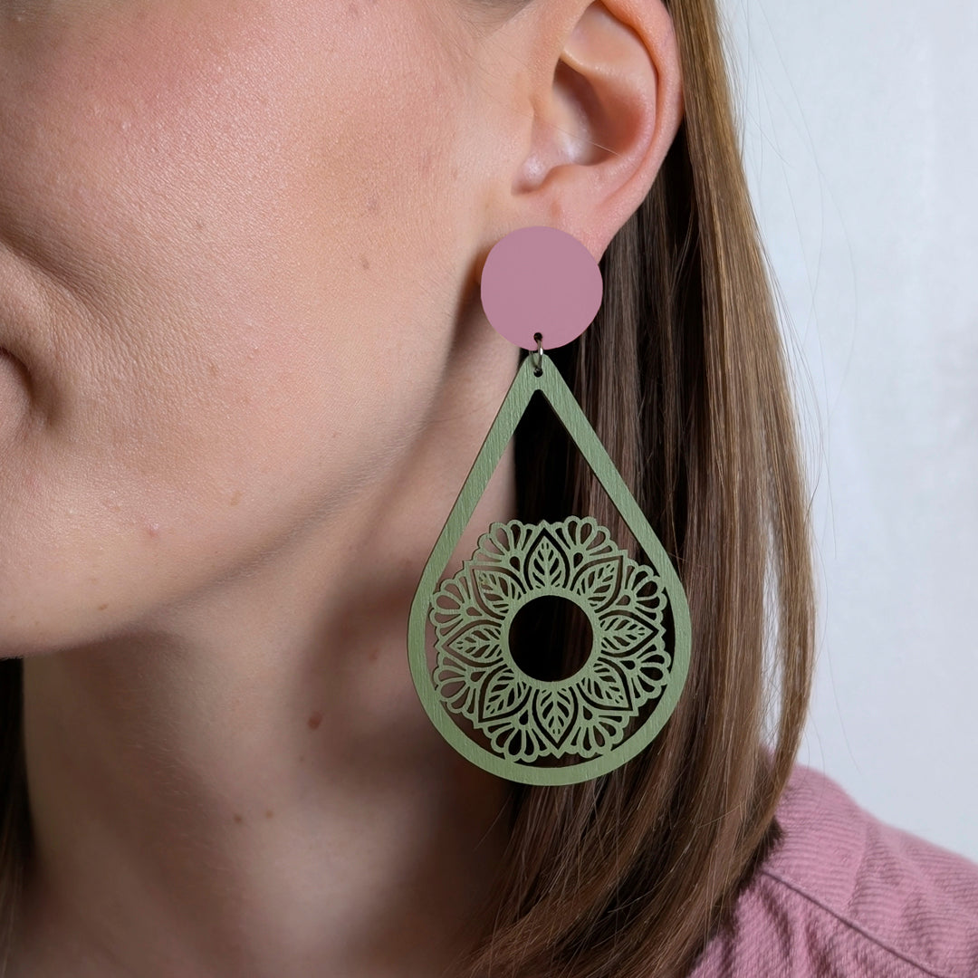 Freesia - nappikorvakorut