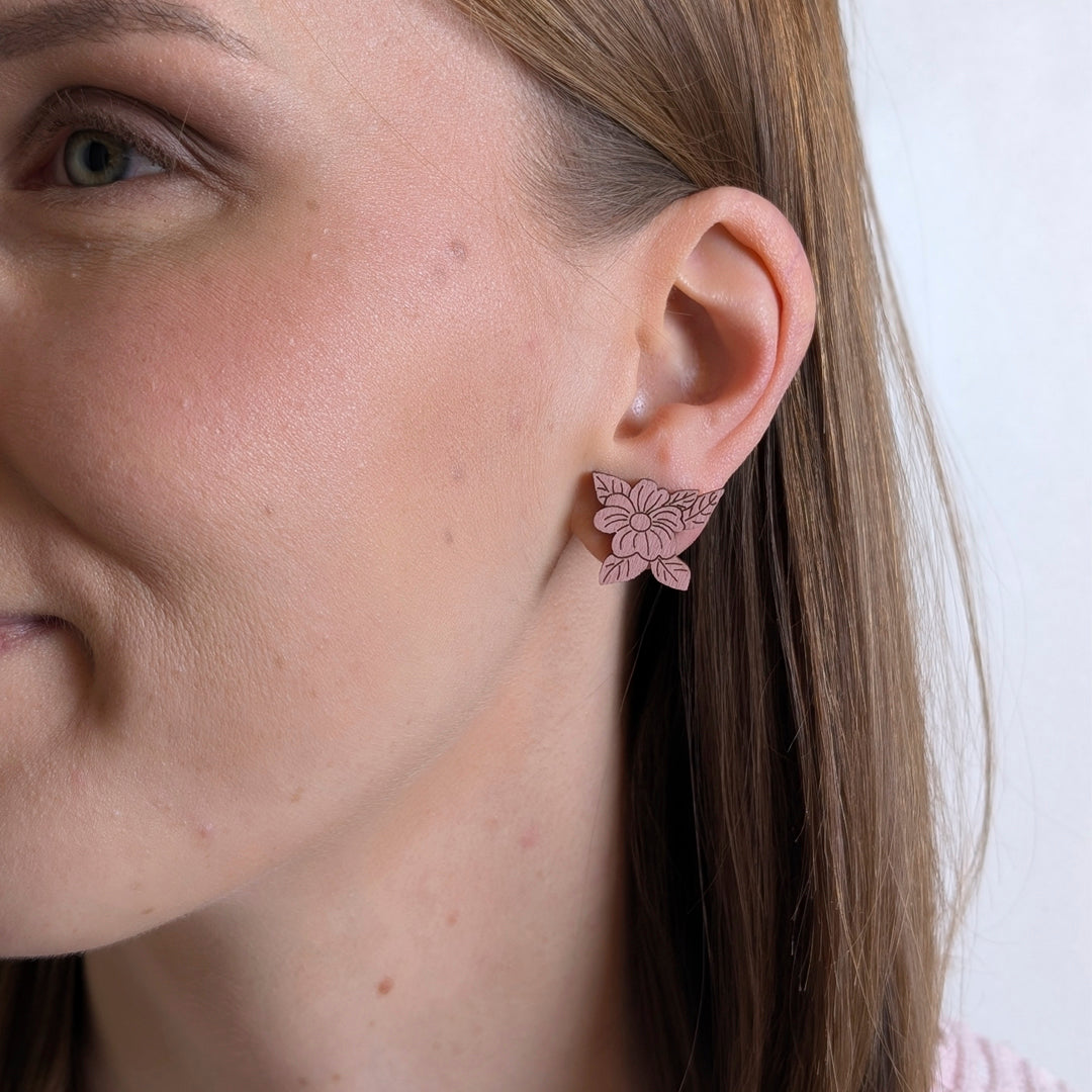 Elämänlanka nappi x Hertta Carelia Korvakorut