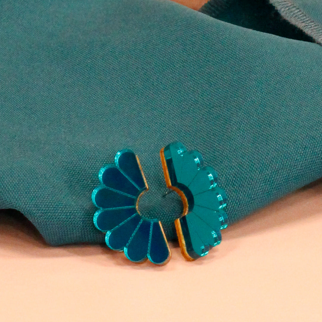 Valo - nappikorvakorut